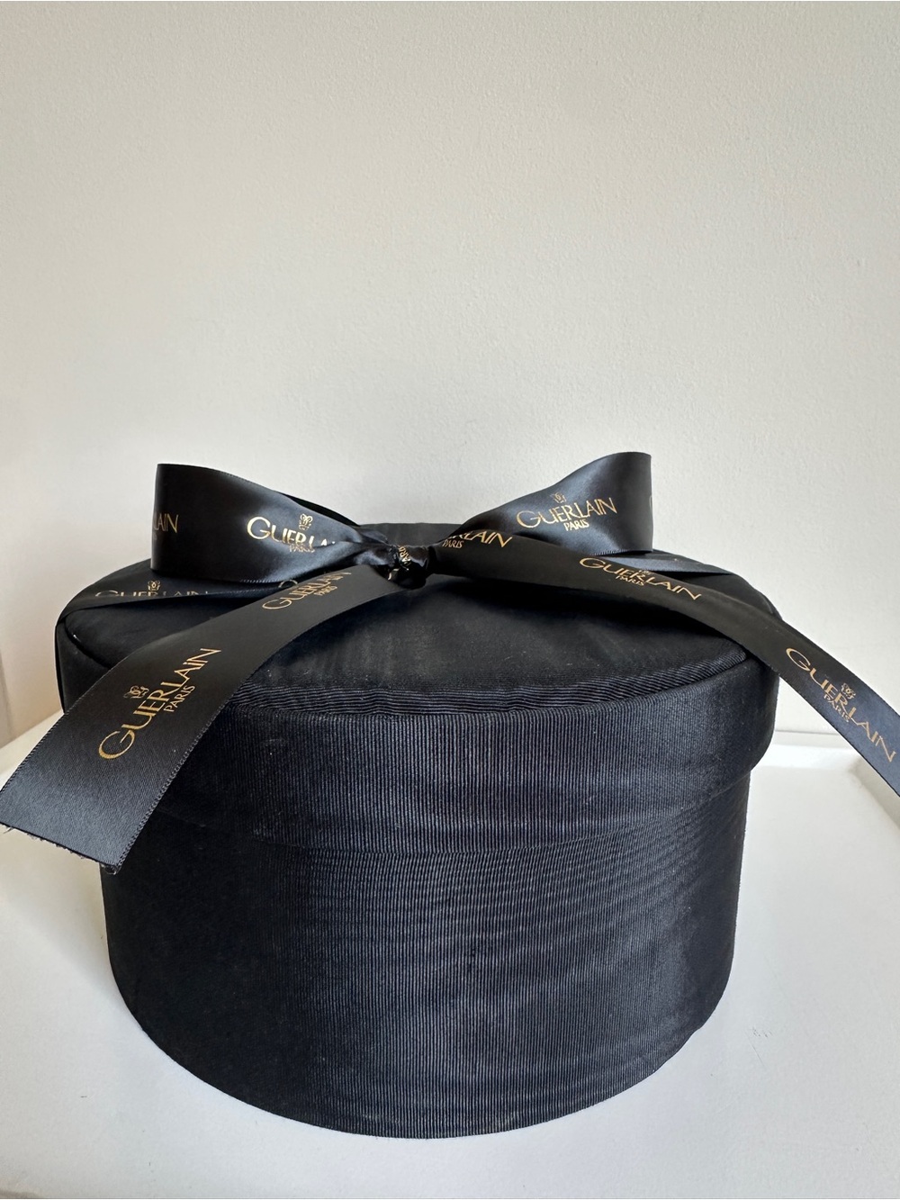 GUERLAIN Paris Round Storage Box Black Moire Fabric Ribbon Bow Gold Foil - Picture 5 of 13